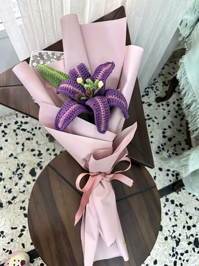 A crocheted bouquet of mixed flowers
